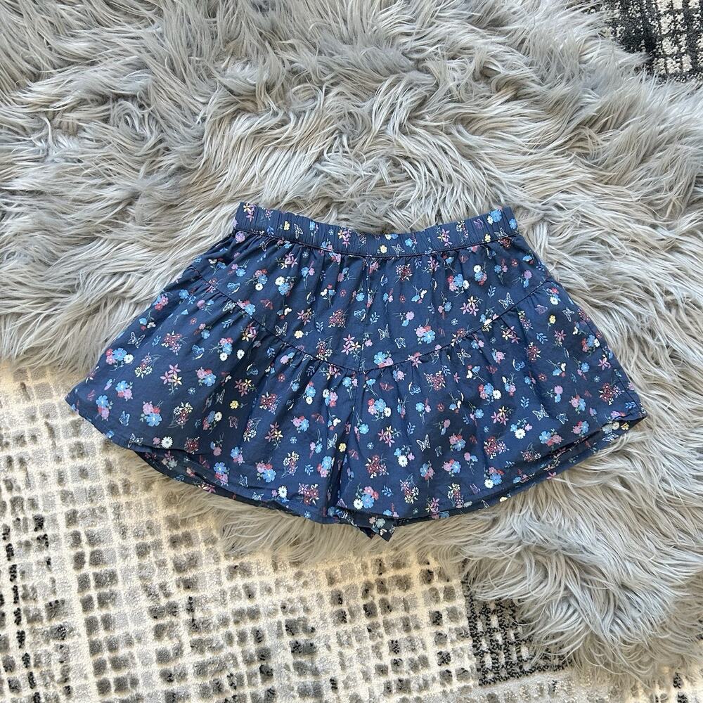 PEEK Navy Shorts With Floral Accents Throughout Girls Size XS (4/5)